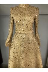 Taş ve Boncuk İşlemeli Kabarık Kolları Bağlamalı Özel Gün Tesettür Abiye