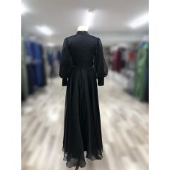 Bijutek Önü Taş Detaylı Çapraz Drapeli Janjan Siyah Tesettür Abiye