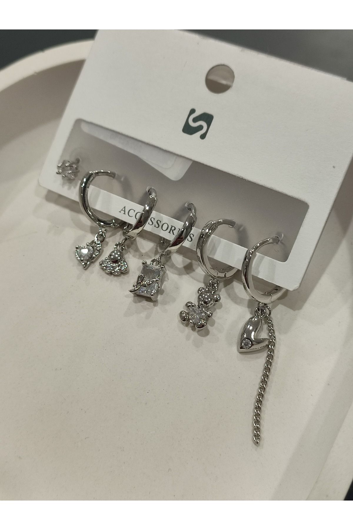 Bijuteri Gümüş Taşlı - İncili - Kalp ve Kelebek Desenli Sallantılı Çoklu Metal Kadın Küpe Jewelry