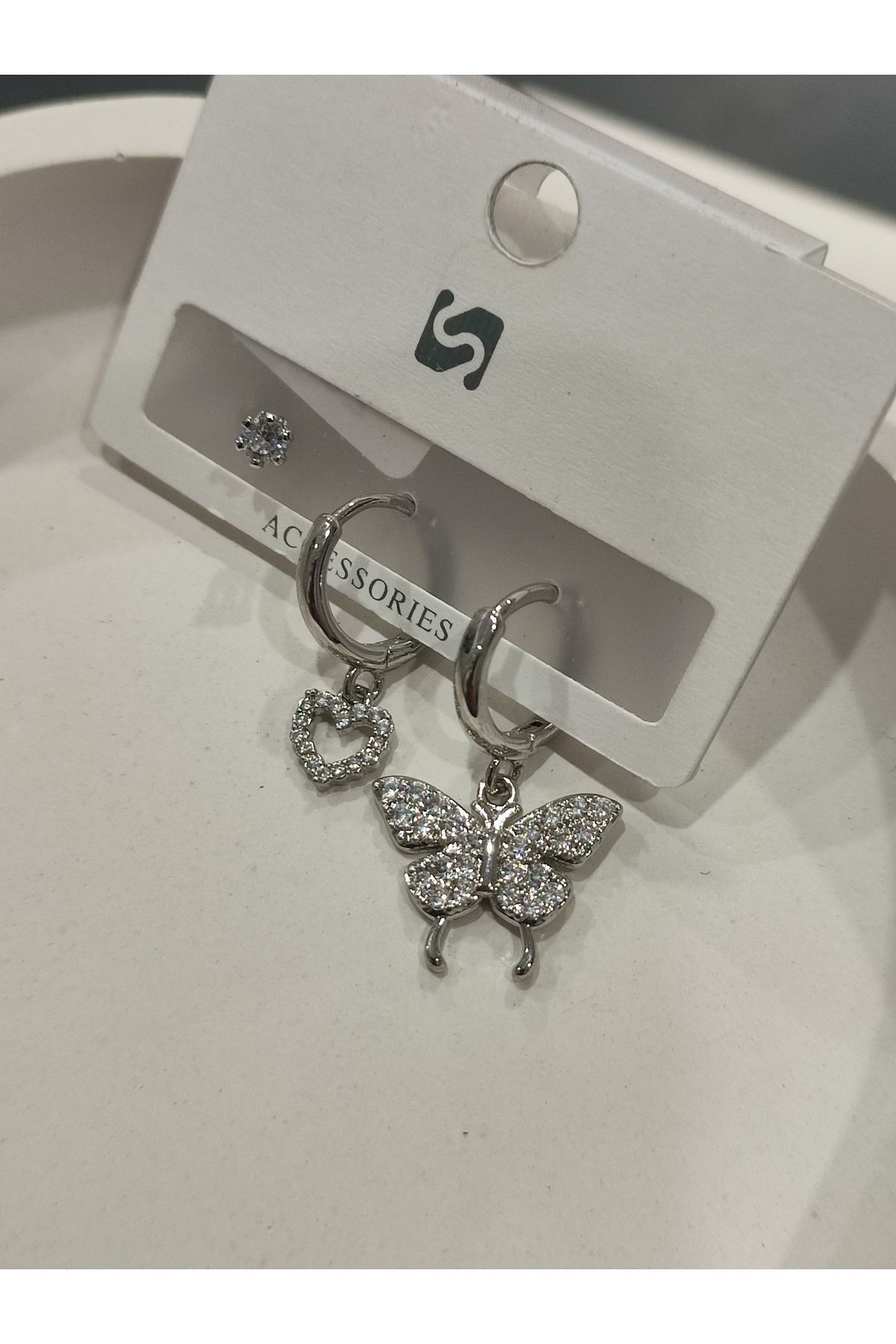 Bijuteri Gümüş Taşlı - İncili - Kalp ve Kelebek Desenli Sallantılı Çoklu Metal Kadın Küpe Jewelry