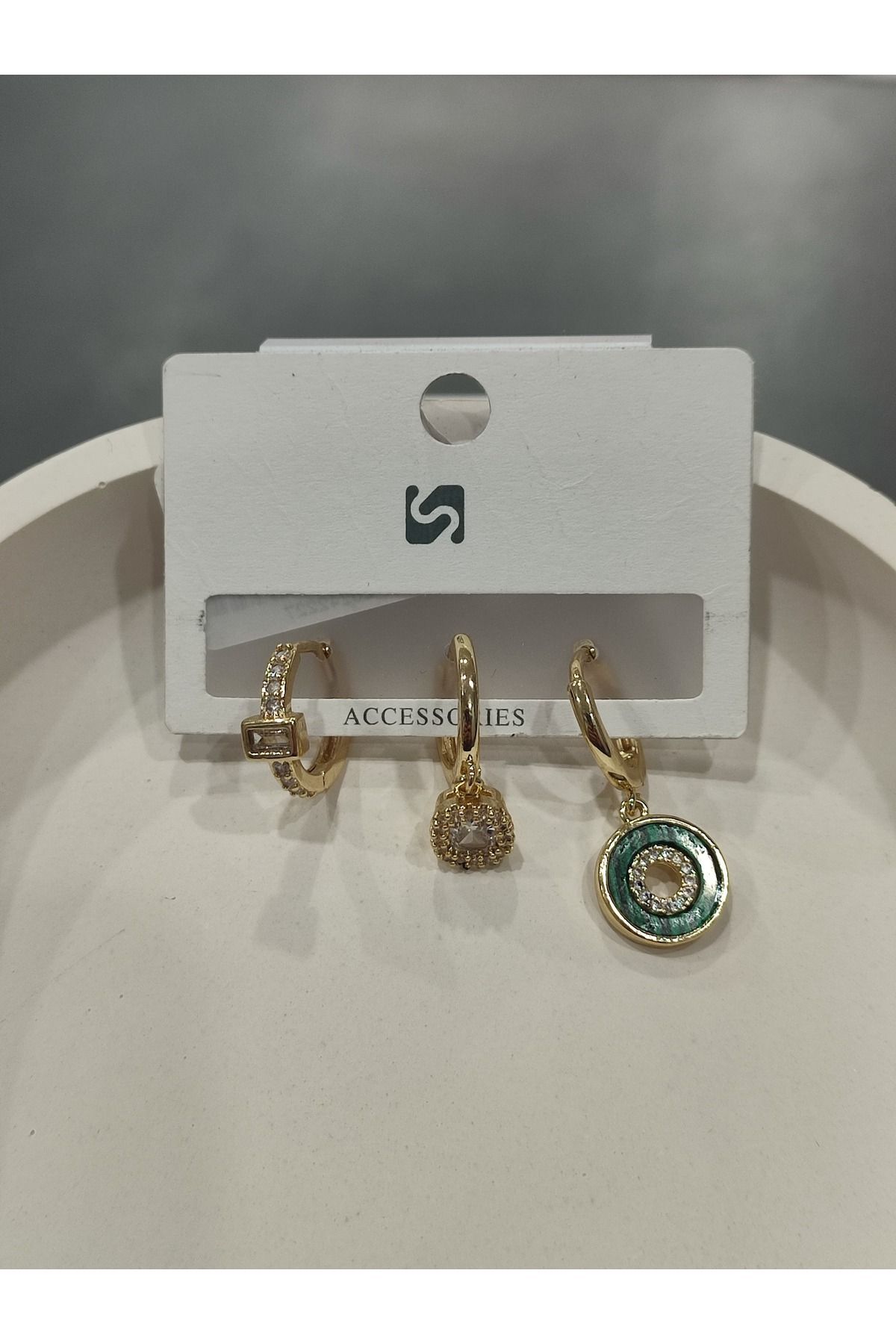 Bijuteri Gold Taşlı - İncilii Sallantılı Çoklu Metal Kadın Küpe Jewelry