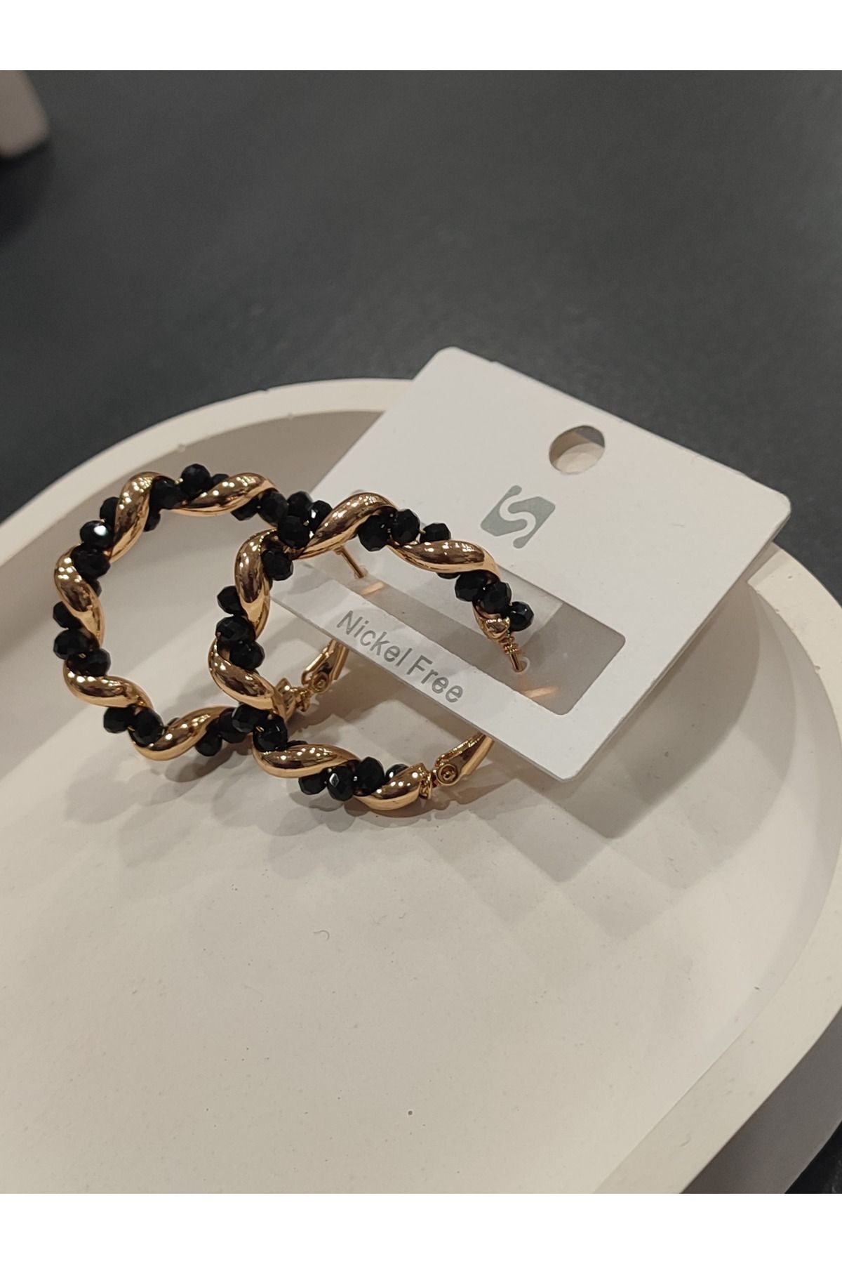 Bijuteri Gold Renkli Taşlı - Boncuklu ve İncili Desenli Metal Kadın Küpe