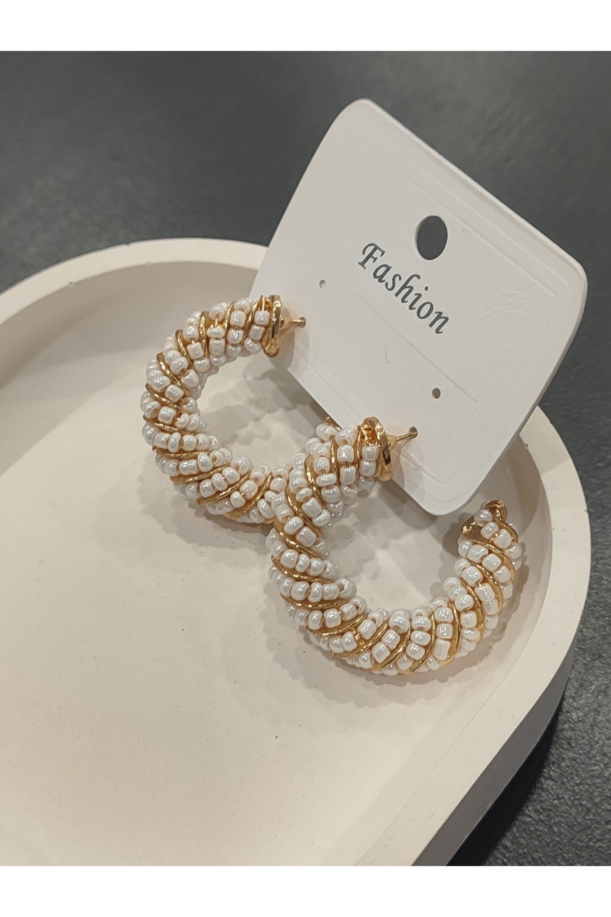 Bijuteri Gold Renkli Taşlı - Boncuklu ve İncili Desenli Metal Kadın Küpe