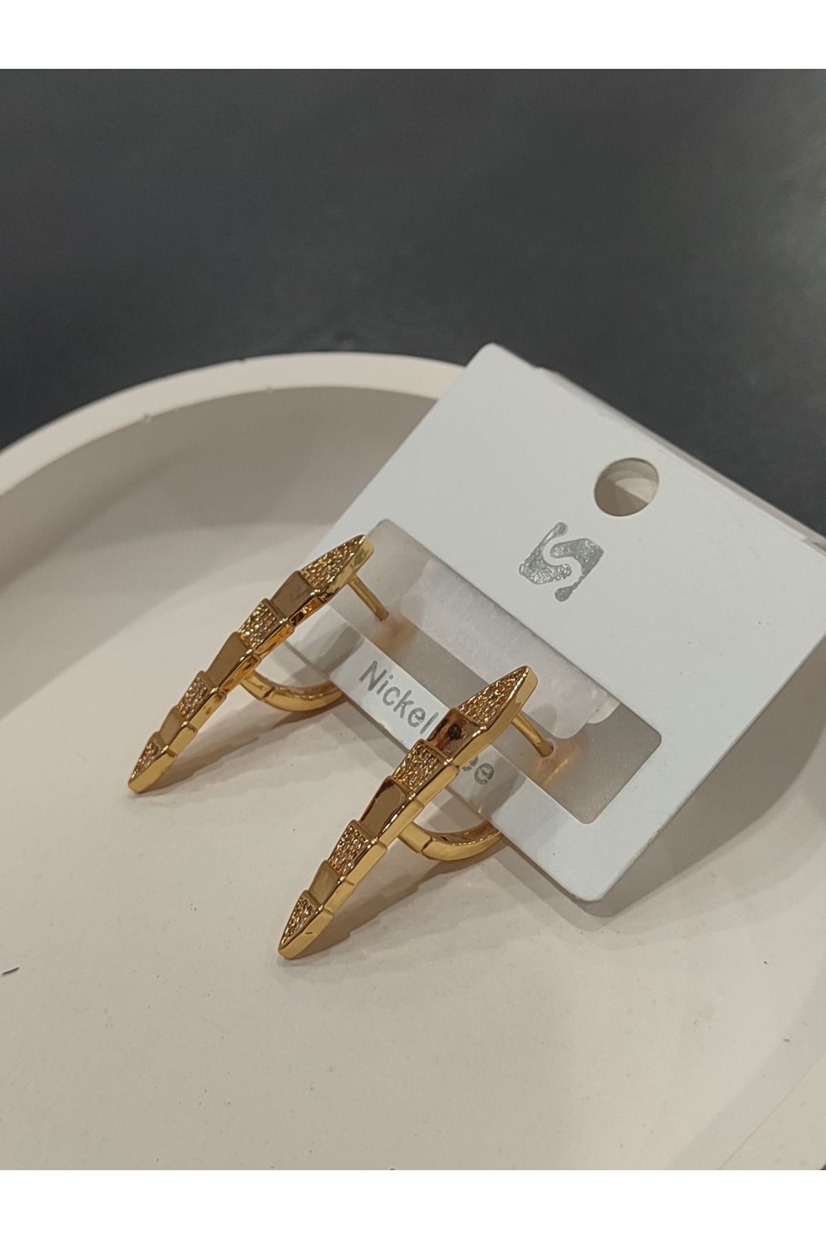 Bijuteri Gold Renk Taşlı ve İnci Desenli Metal Kadın Küpe Jewelry