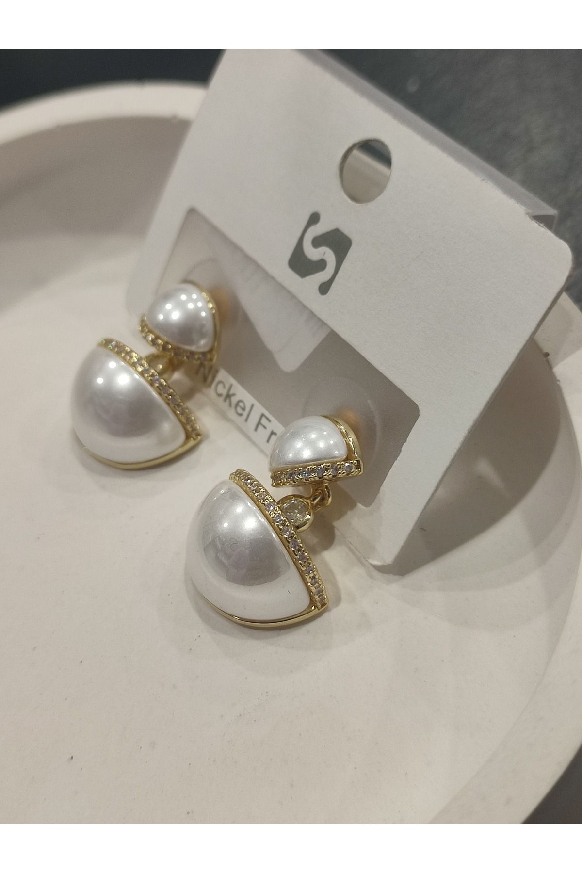 Bijuteri Gold Renk Taşlı ve İnci Desenli Metal Kadın Küpe Jewelry