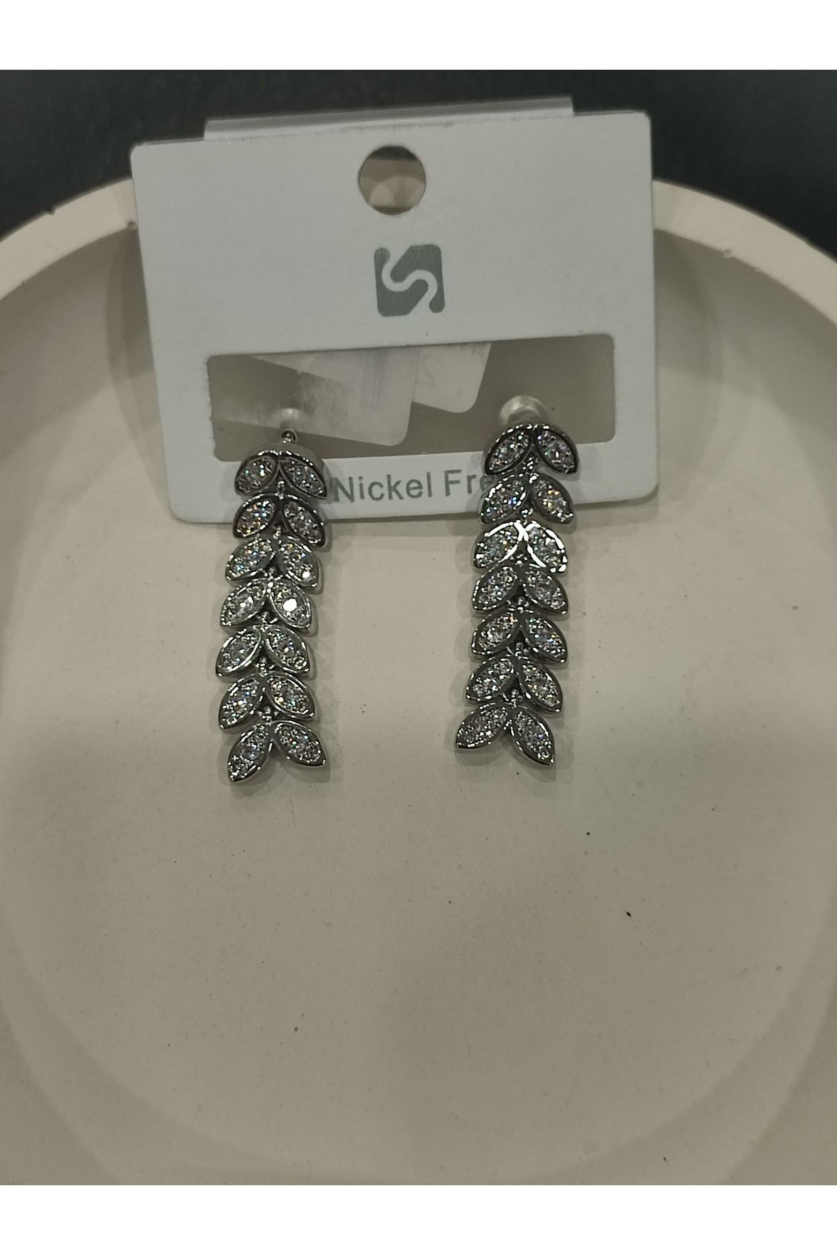 Bijuteri Gümüş Renk Taşlı ve İncili Metal Kadın Küpe