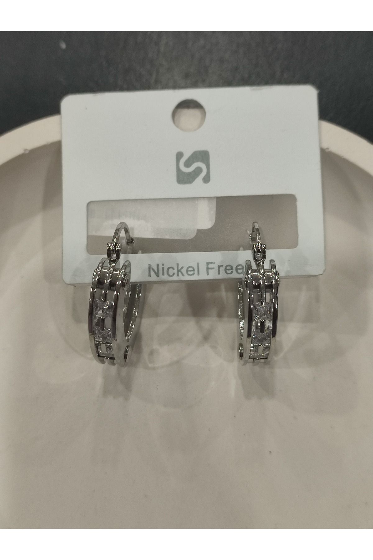Bijuteri Gümüş Renk Taşlı ve İncili Metal Kadın Küpe
