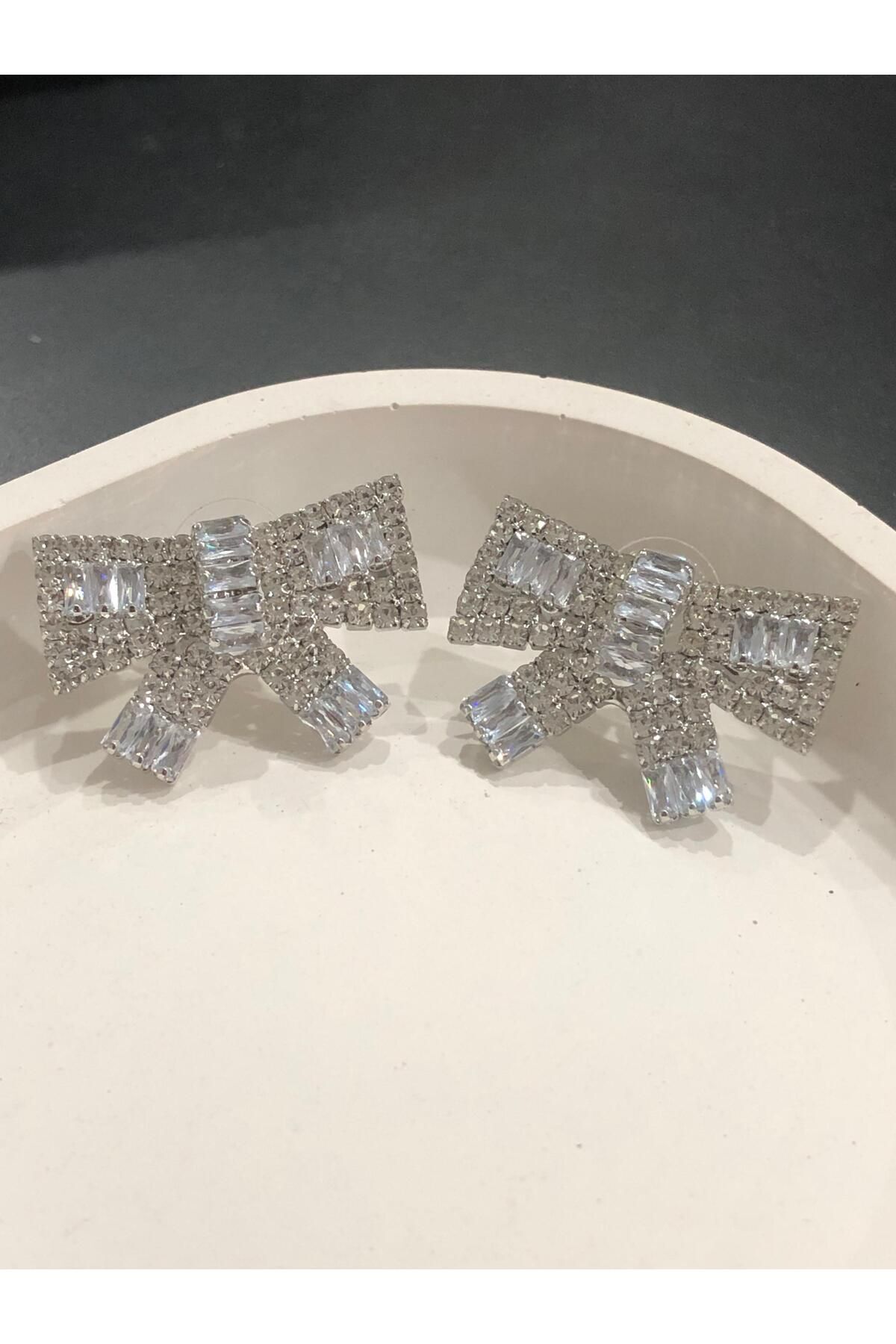 Bijuteri Gümüş Renk Taşlı ve İncili Metal Kadın Küpe
